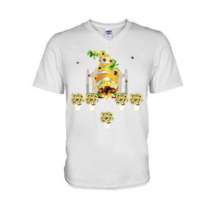 I Love Being Nana - Personalized Mother's Day Grandma T-shirt and Hoodie