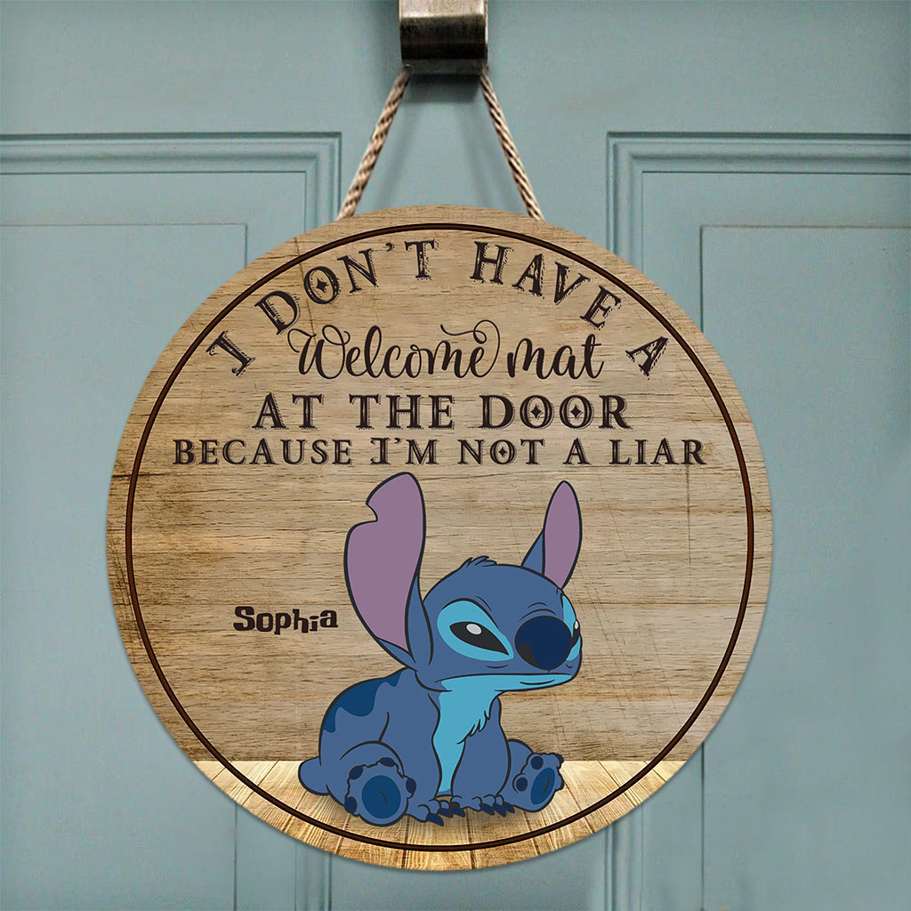 I Don't Have A Welcome Mat At The Door - Personalized Ohana Round Wood Sign