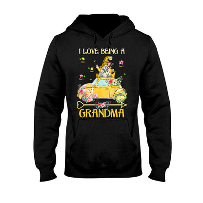 I Love Being A Grandma - Personalized T-shirt and Hoodie