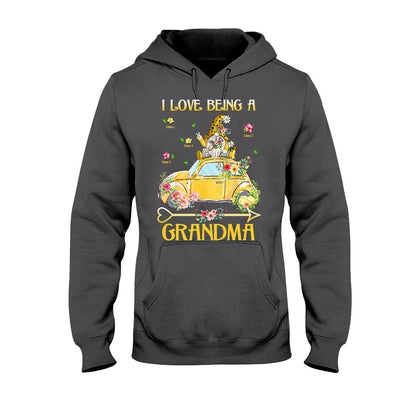 I Love Being A Grandma - Personalized T-shirt and Hoodie