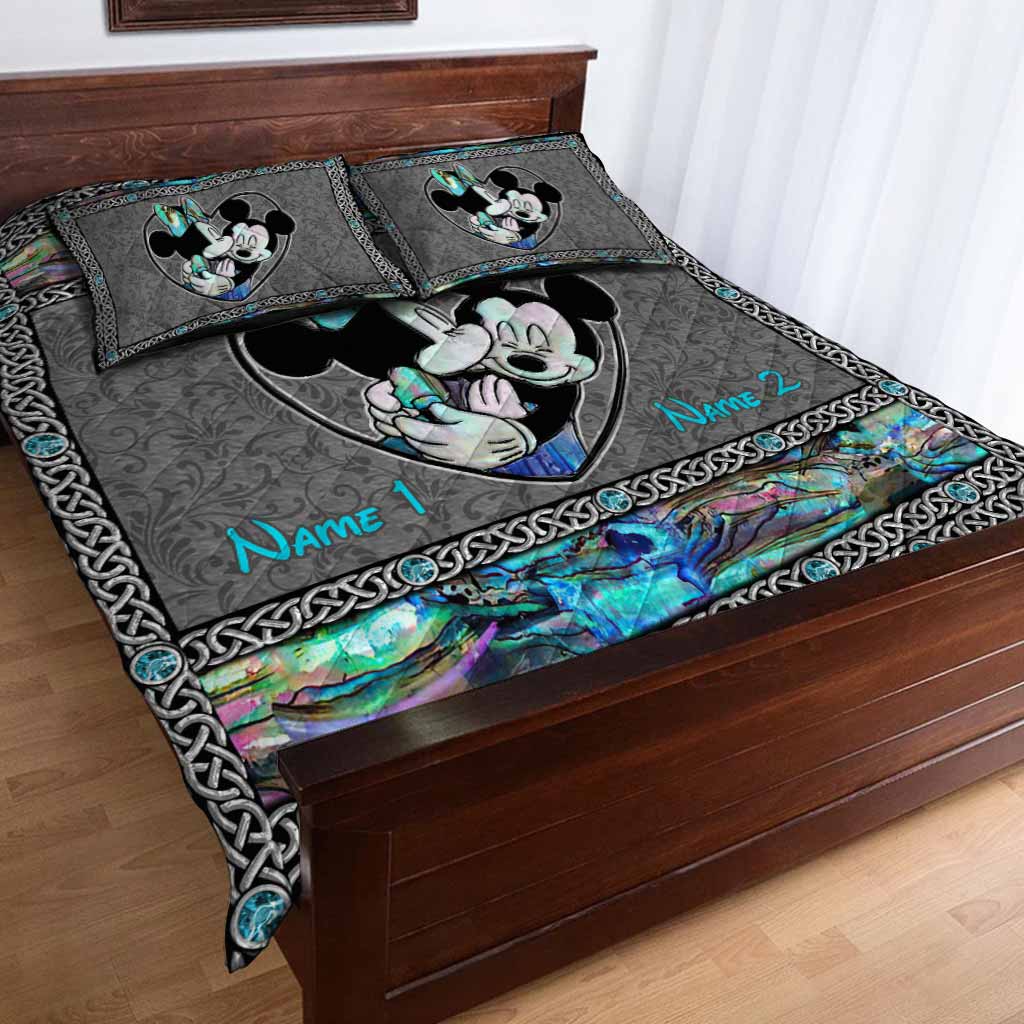 So Many In The Mystery - Personalized Mouse Quilt Set