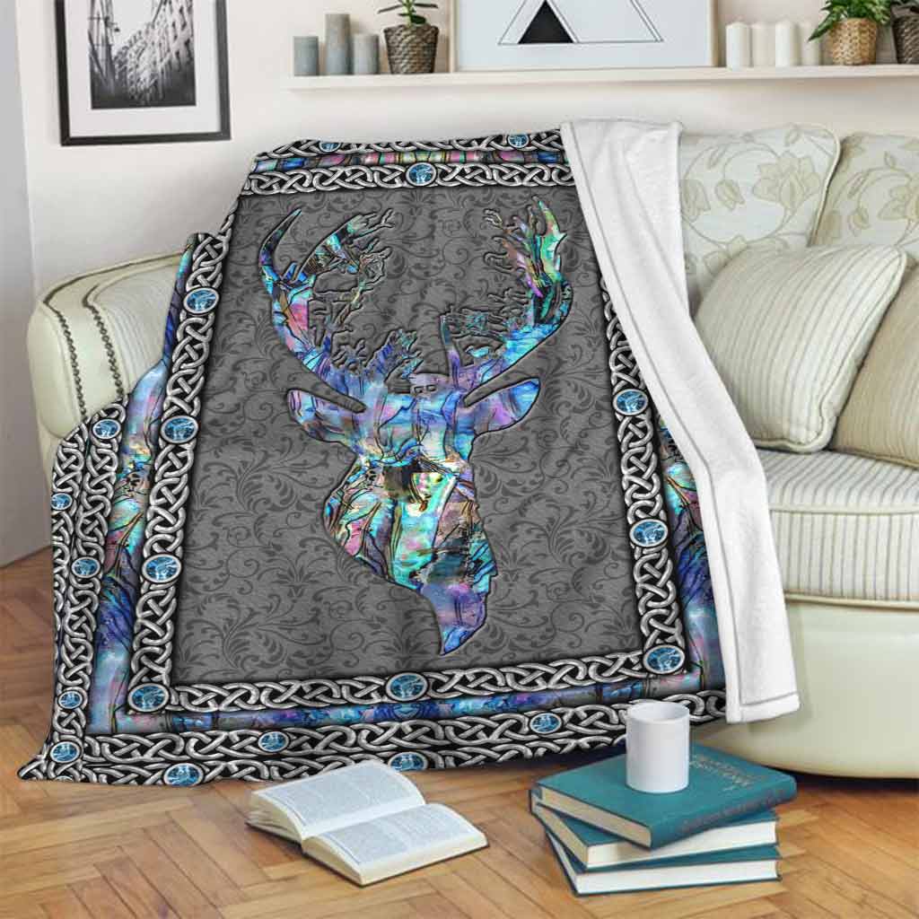 Love Hunting - Blanket With 3D Pattern Print