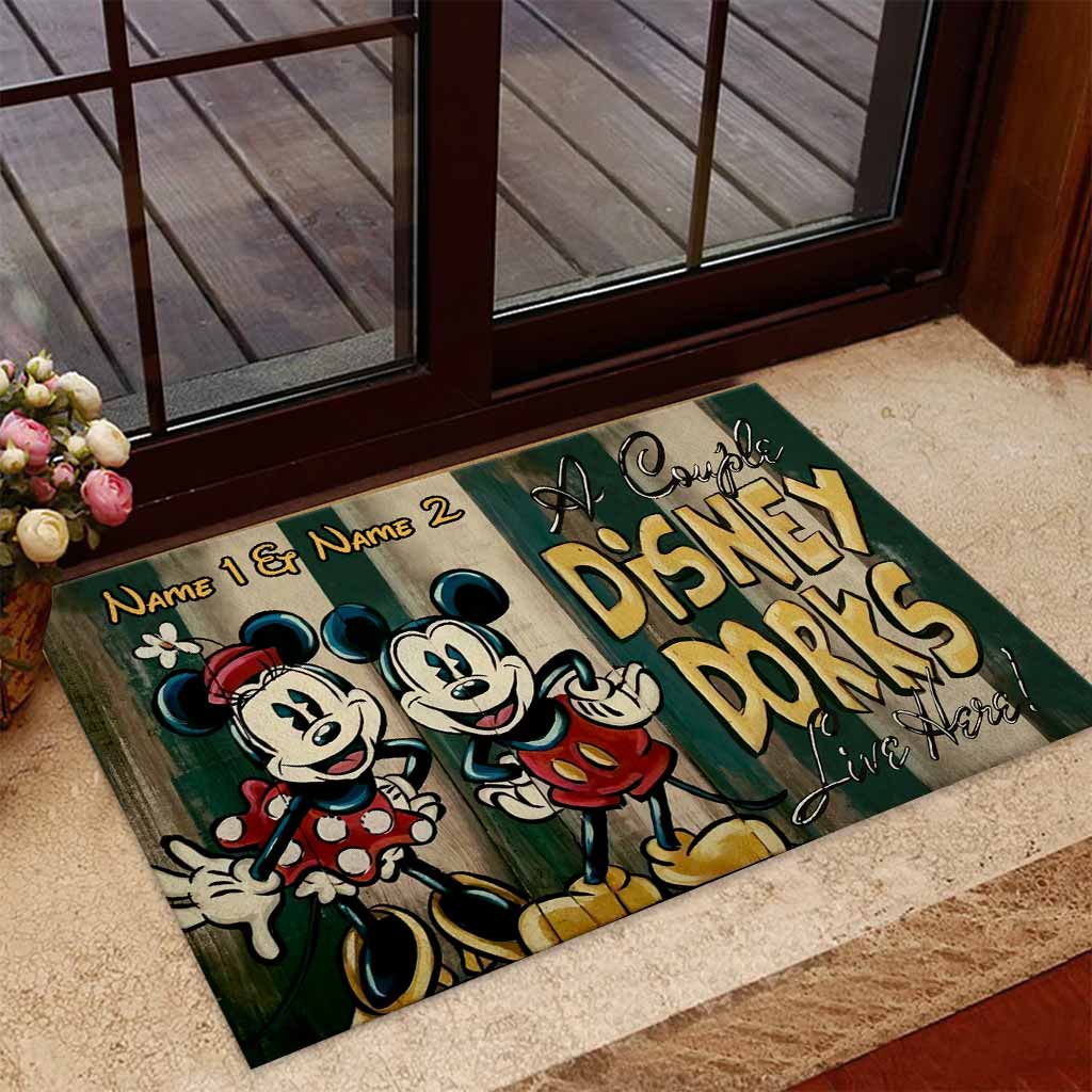 A Couple Live Here - Personalized Mouse Doormat